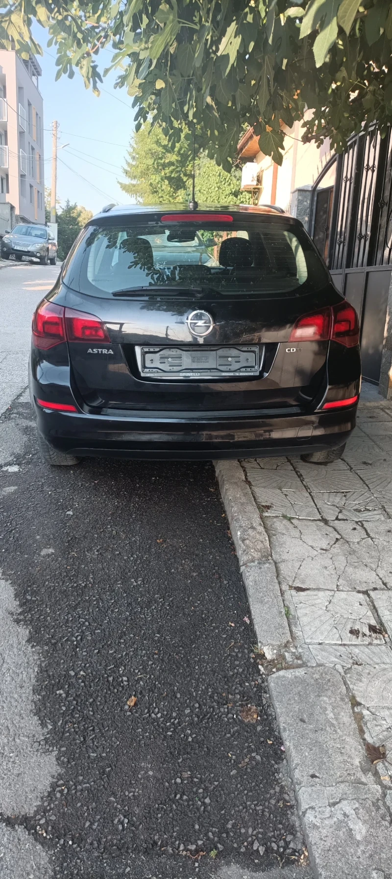 Opel Astra 1, 7cdti, снимка 2 - Автомобили и джипове - 52639935