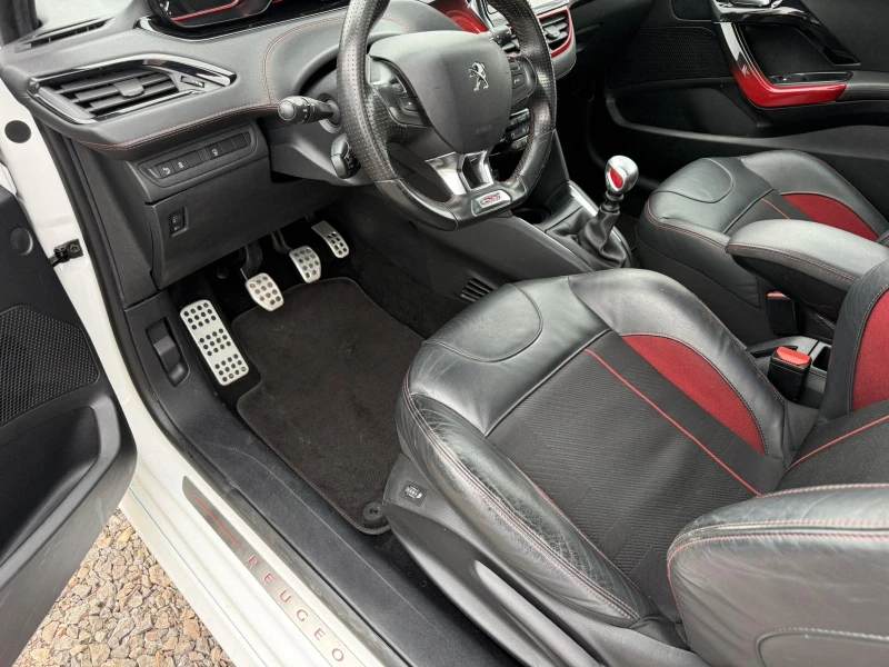 Peugeot 208 GTI Швейцария КАТО НОВА, снимка 9 - Автомобили и джипове - 53221472
