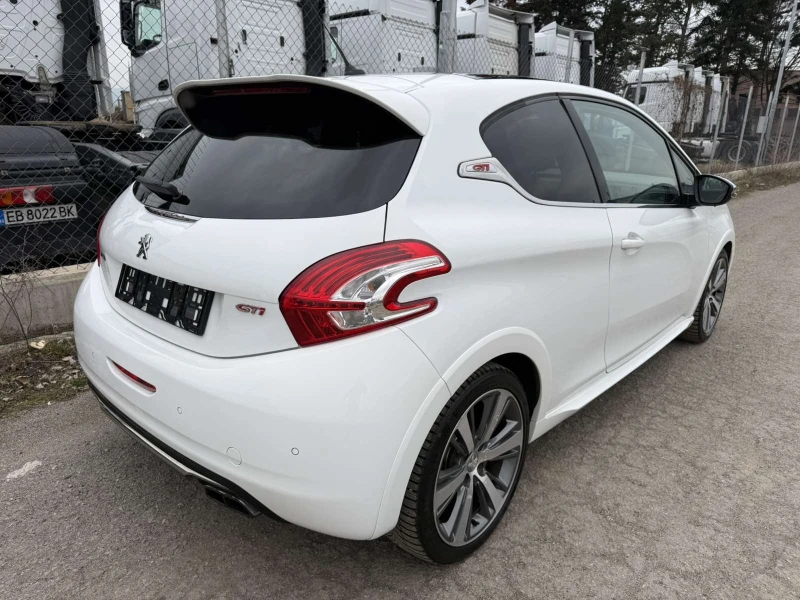 Peugeot 208 GTI Швейцария КАТО НОВА, снимка 4 - Автомобили и джипове - 53221472