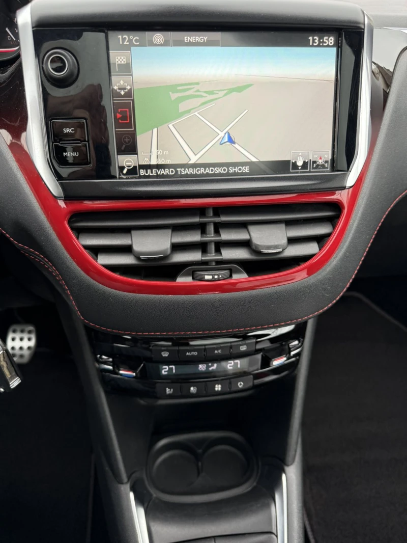 Peugeot 208 GTI Швейцария КАТО НОВА, снимка 12 - Автомобили и джипове - 53221472