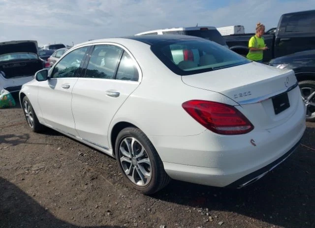 Mercedes-Benz C 300 4MATIC, снимка 3 - Автомобили и джипове - 48406265