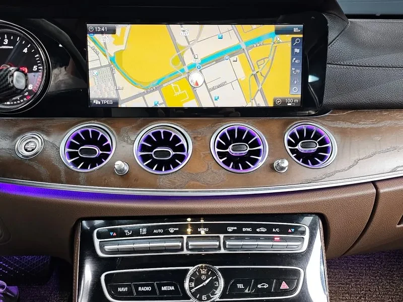 Mercedes-Benz E 220 D 4Matic Exclusive - САМО 30% АВАНС, снимка 14 - Автомобили и джипове - 55800243