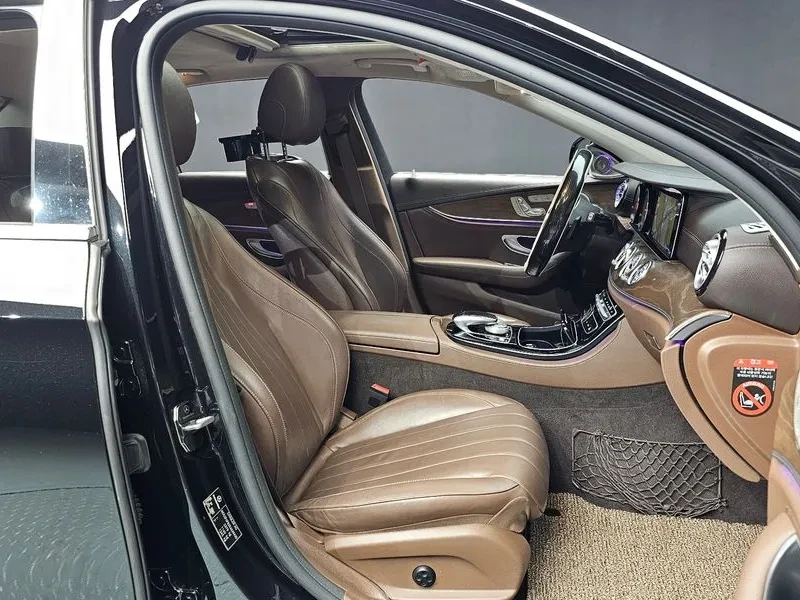 Mercedes-Benz E 220 D 4Matic Exclusive - САМО 30% АВАНС, снимка 11 - Автомобили и джипове - 55800243