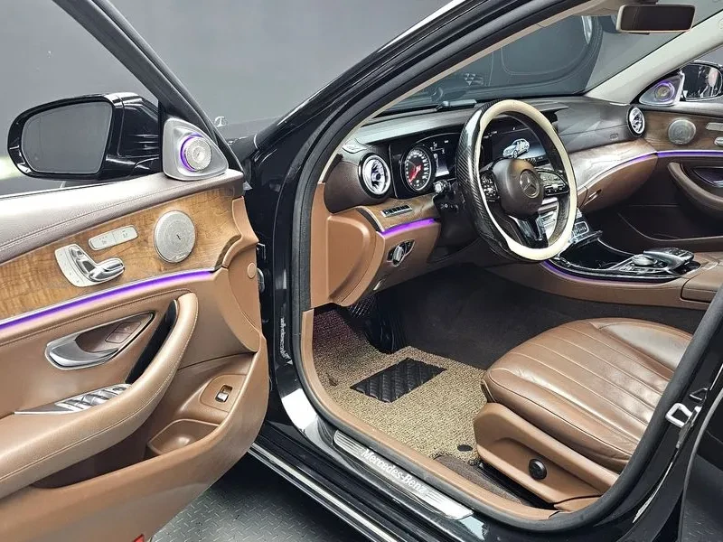 Mercedes-Benz E 220 D 4Matic Exclusive - САМО 30% АВАНС, снимка 10 - Автомобили и джипове - 55800243