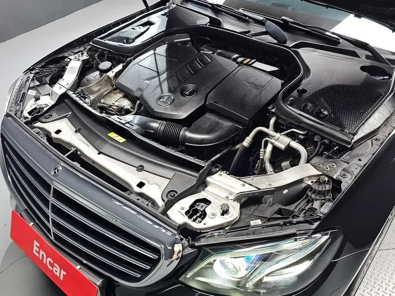 Mercedes-Benz E 220 D 4Matic Exclusive - САМО 30% АВАНС, снимка 6 - Автомобили и джипове - 55800243