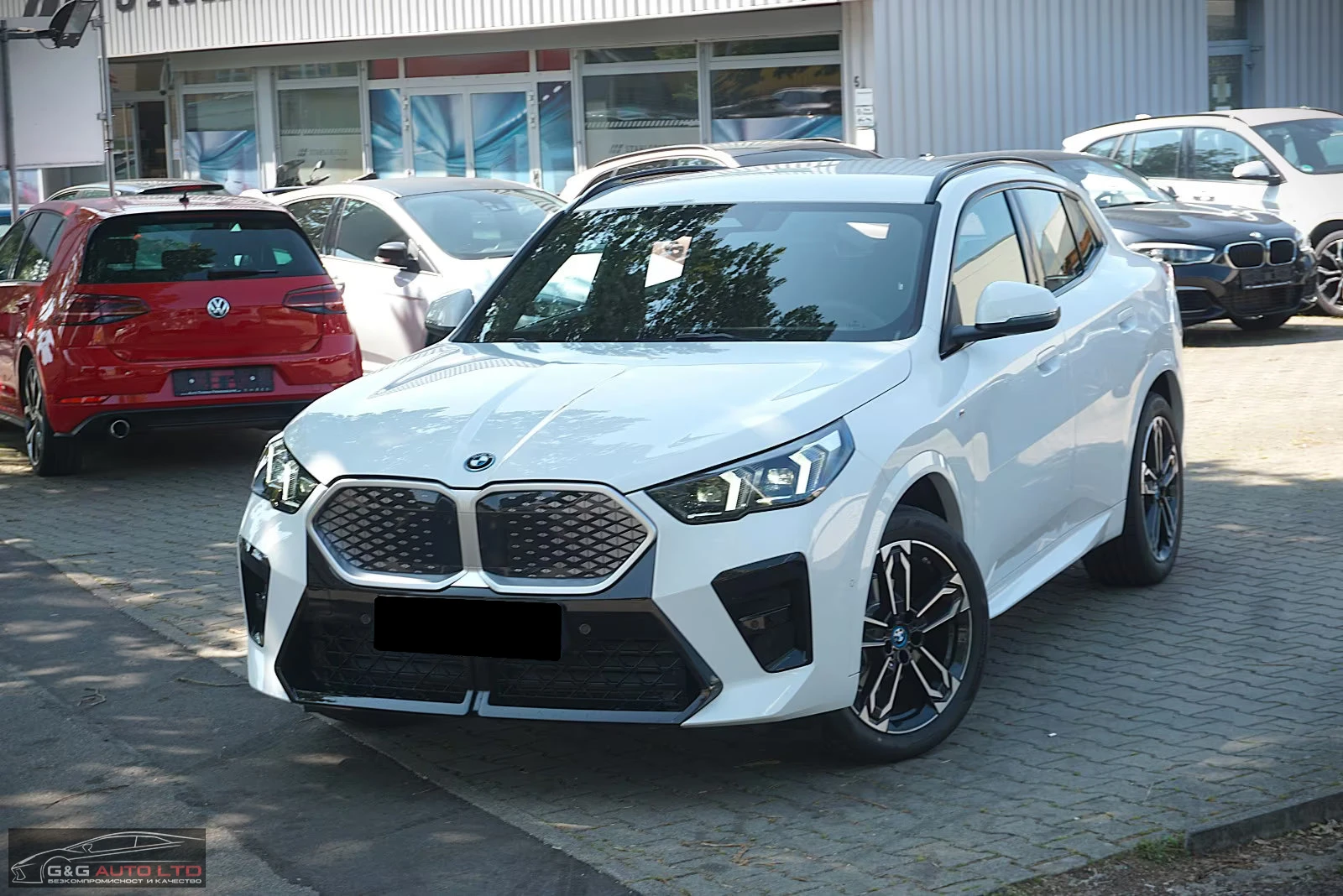 BMW iX2 НОВ!/eDrive20/M-SPORT/204HP/NAVI/LED/ALKH/252gpr, снимка 1