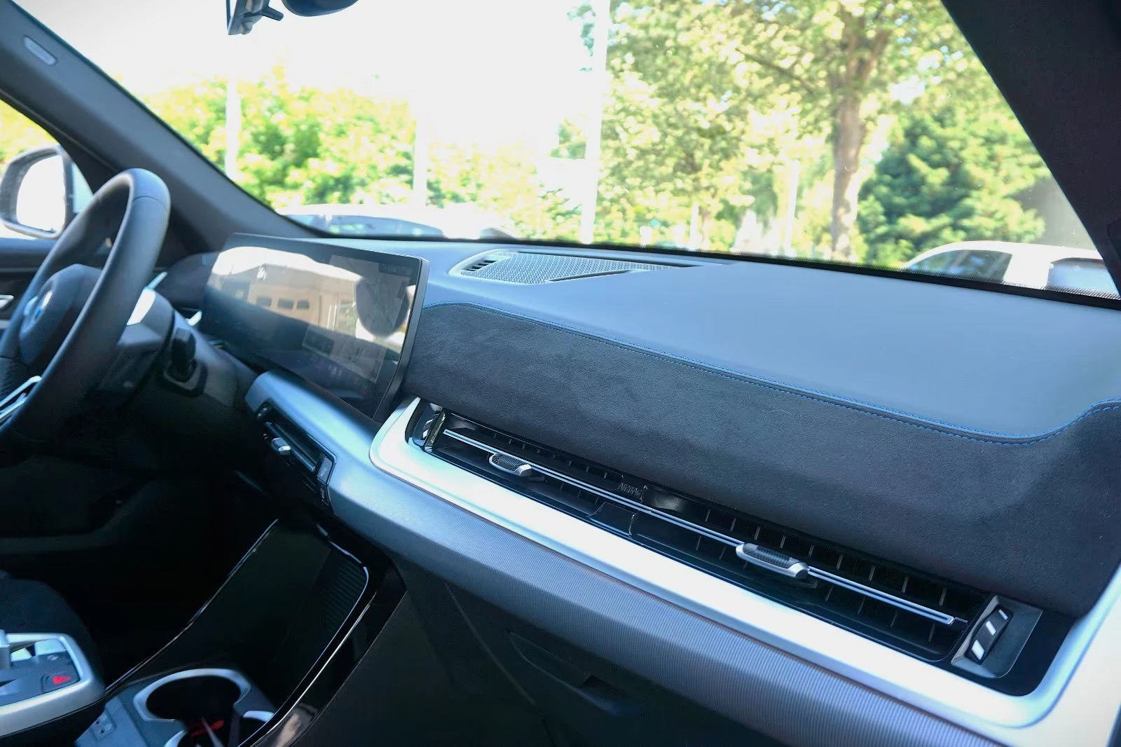 BMW iX2 !/eDrive20/M-SPORT/204HP/NAVI/LED/CAM/ALKH/252g | Mobile.bg   13