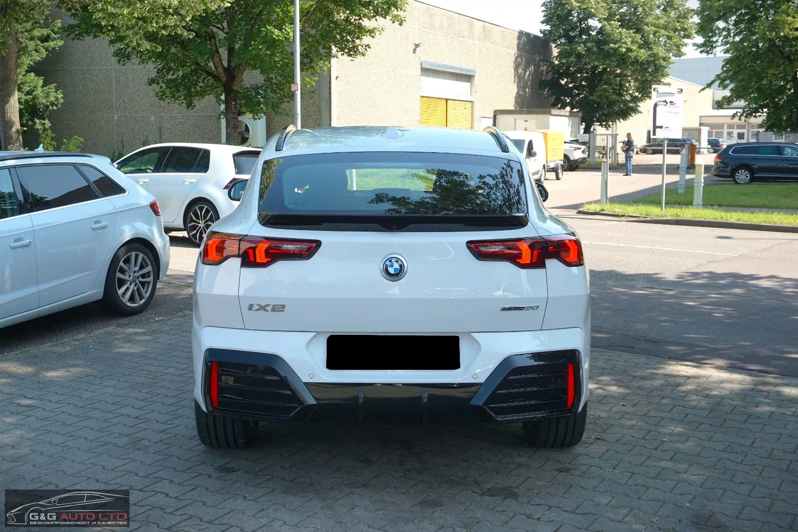 BMW iX2 НОВ!/eDrive20/M-SPORT/204HP/NAVI/LED/CAM/ALKH/252g - изображение 6