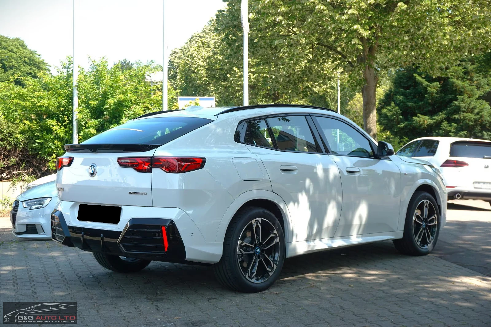 BMW iX2 НОВ!/eDrive20/M-SPORT/204HP/NAVI/LED/CAM/ALKH/252g - изображение 5