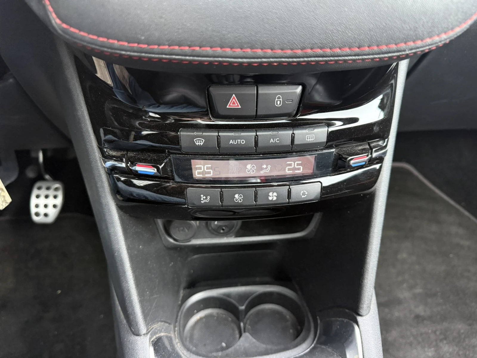 Peugeot 208 GTI ��������� ������� ���� | Mobile.bg � ����������� 11