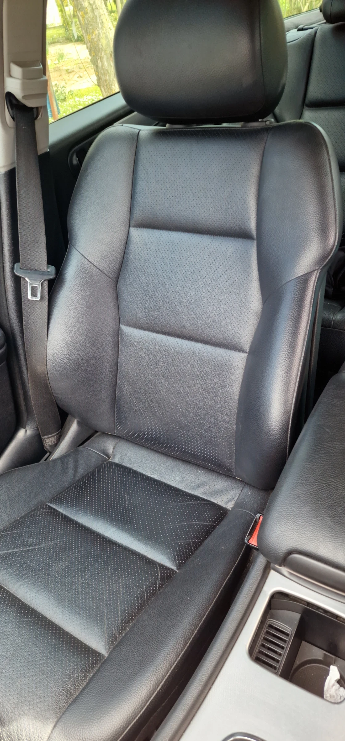 Mercedes-Benz C 220, снимка 9 - Автомобили и джипове - 54217344