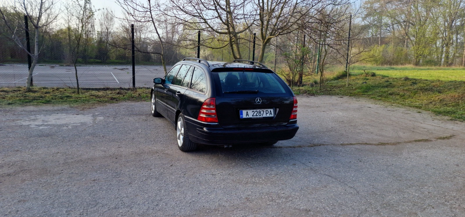 Mercedes-Benz C 220, снимка 3 - Автомобили и джипове - 54217344