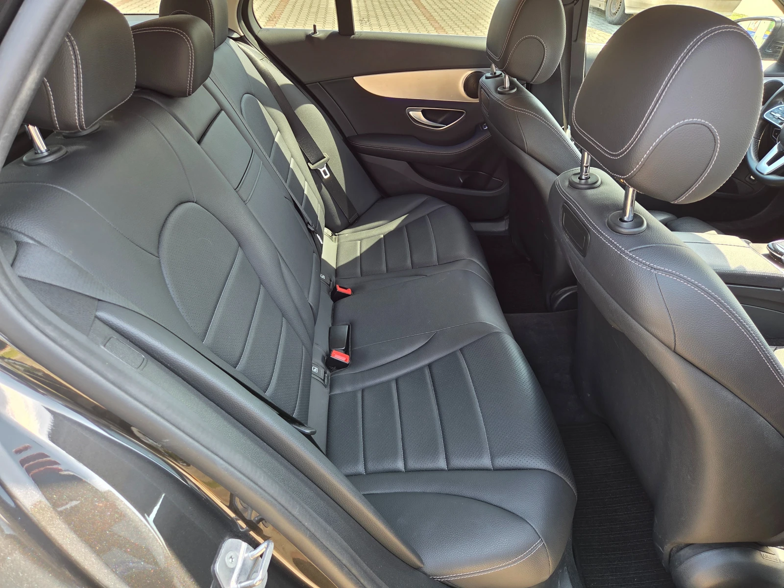 Mercedes-Benz C 300 Plug-in hybrid 4matic, снимка 9 - Автомобили и джипове - 54355727