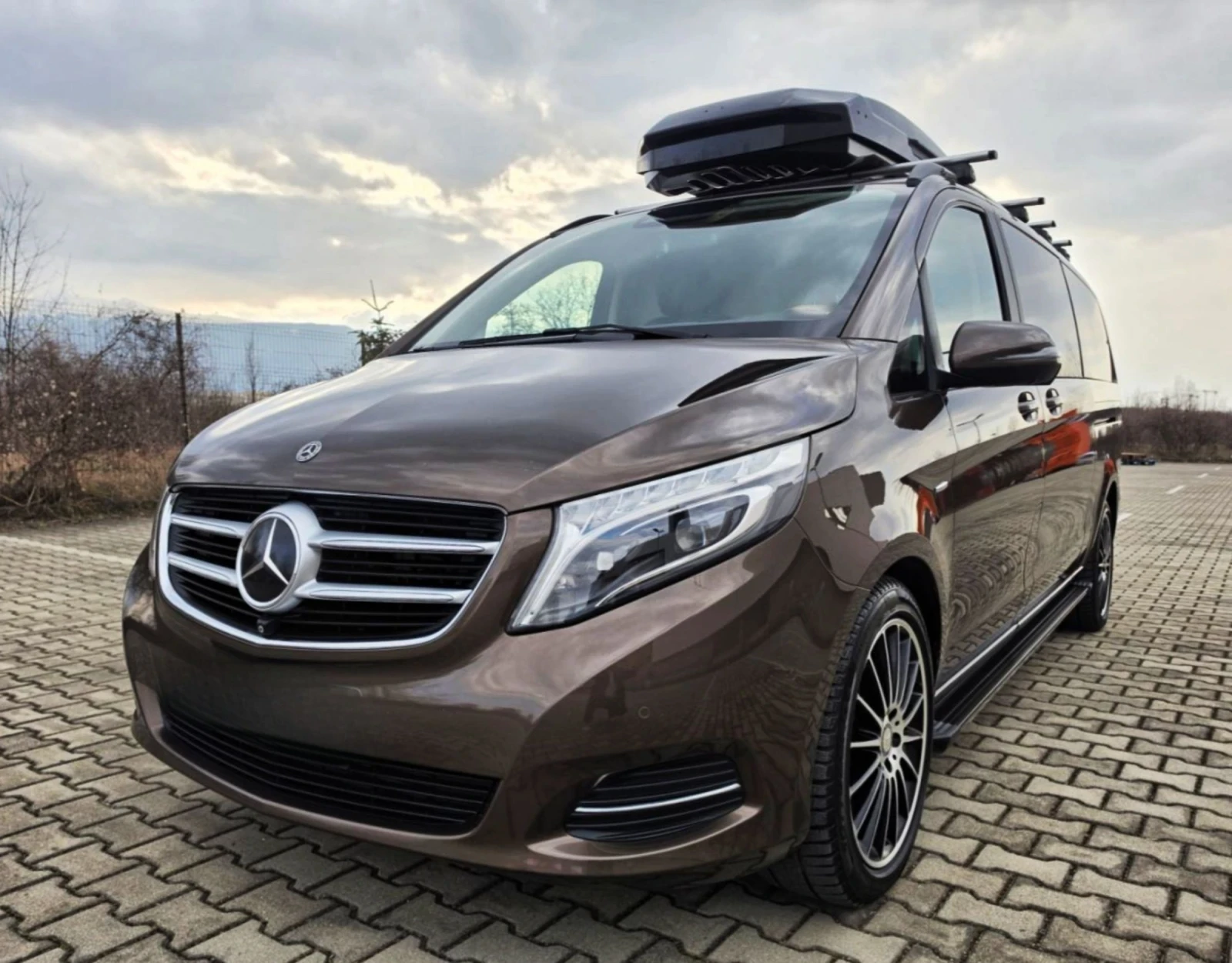 Mercedes-Benz V 300 Mercedes V250d* VIP* BUSINESS* TV* ОБДУХВАНЕ+ ПОДГ