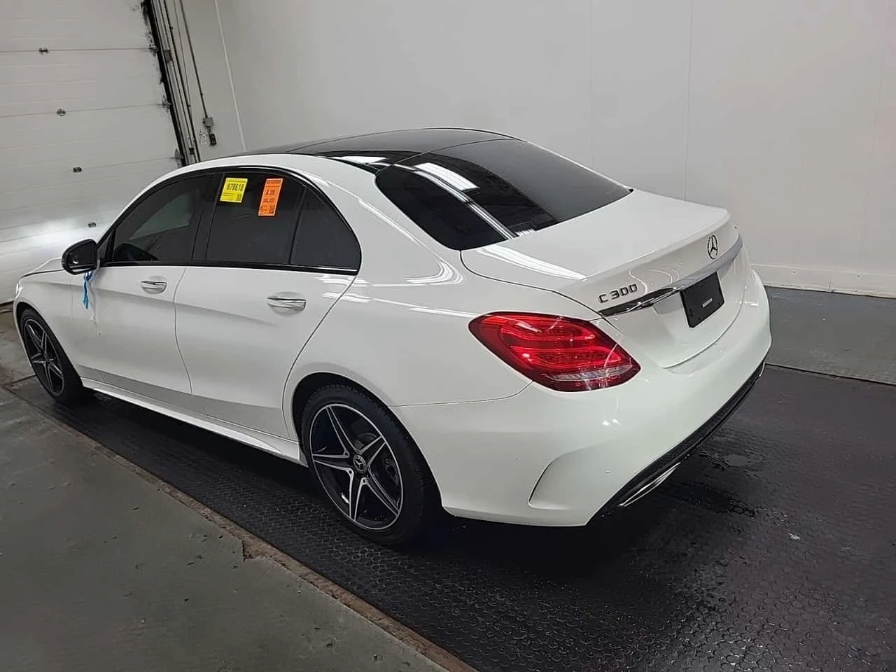 Mercedes-Benz C 300 * CARFAX * AMG PACK * ПОДГРЕВИ * ПАНОРАМА * , снимка 4 - Автомобили и джипове - 54483612
