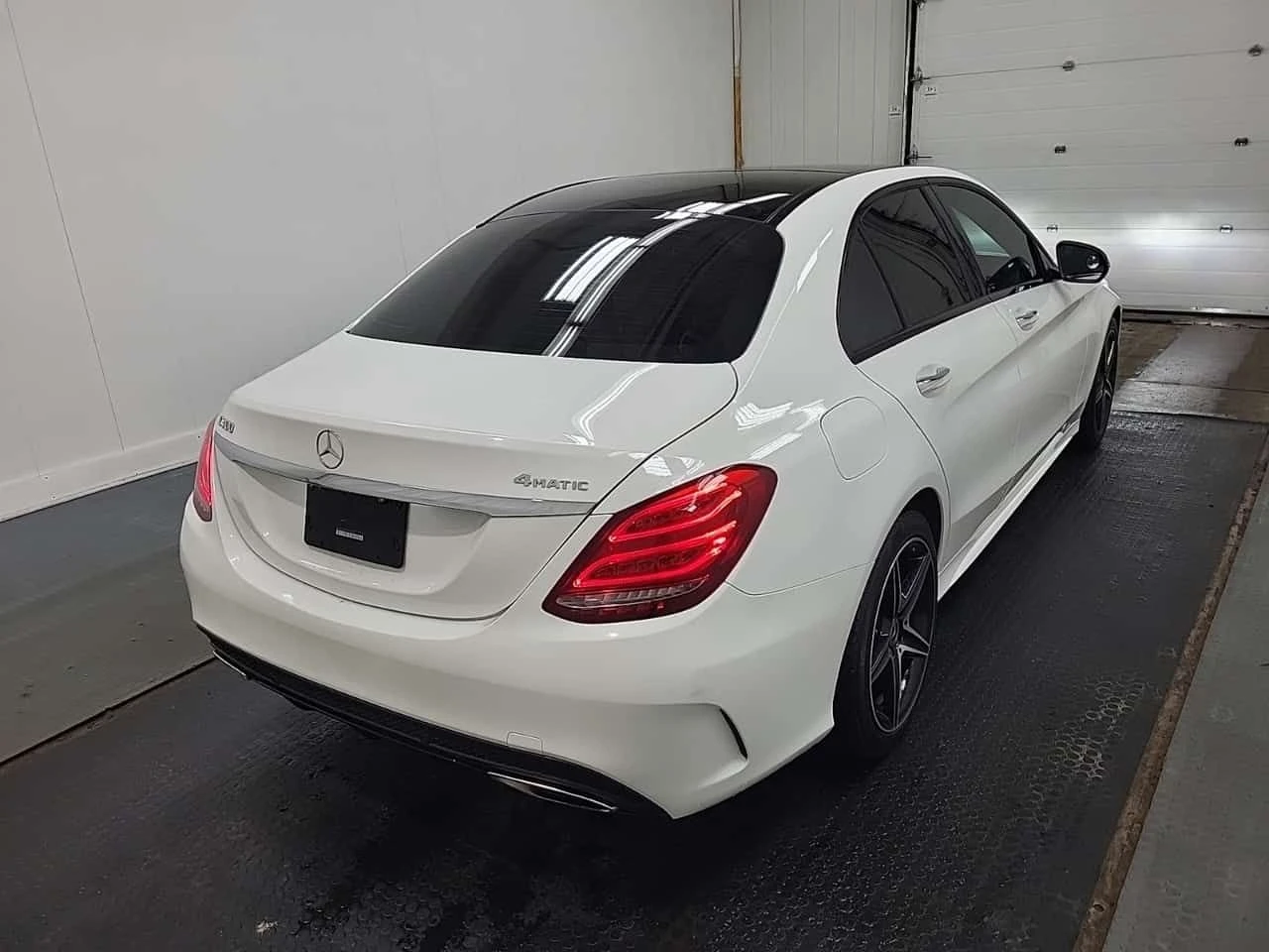 Mercedes-Benz C 300 * CARFAX * AMG PACK * ПОДГРЕВИ * ПАНОРАМА * , снимка 3 - Автомобили и джипове - 54483612