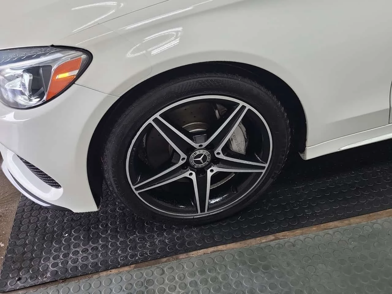 Mercedes-Benz C 300 * CARFAX * AMG PACK * ПОДГРЕВИ * ПАНОРАМА * , снимка 5 - Автомобили и джипове - 54483612