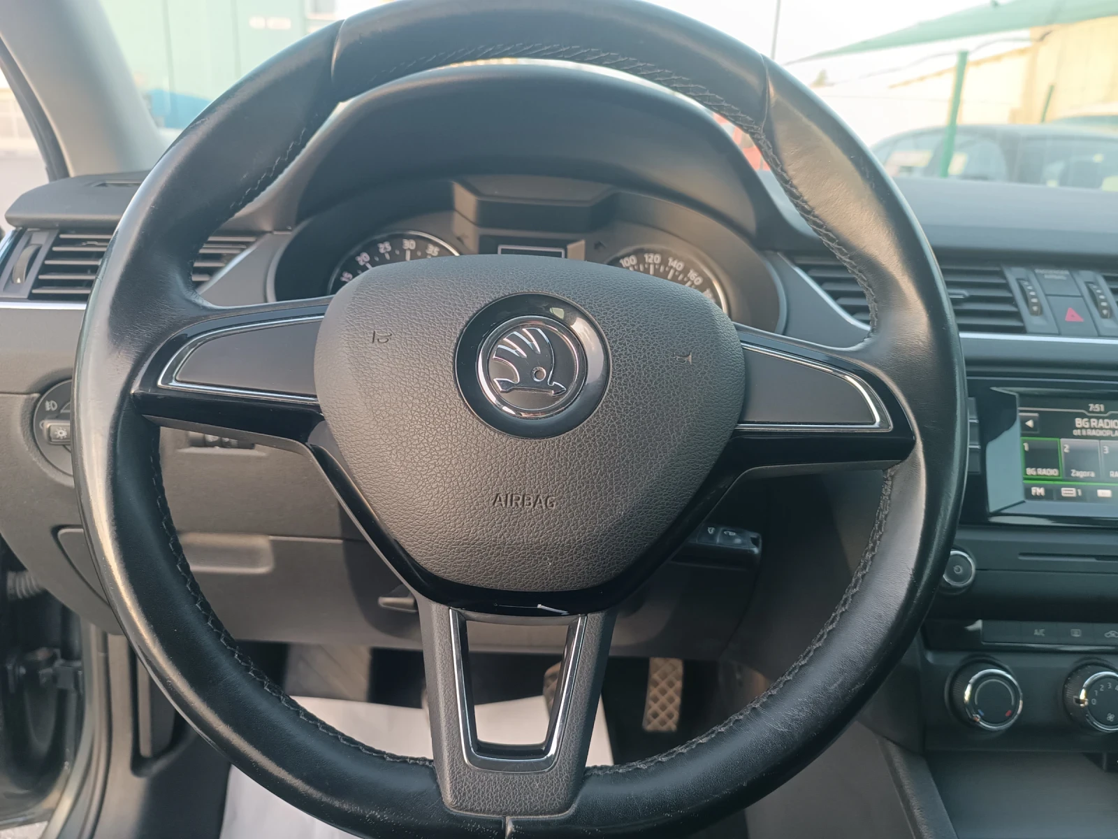 Skoda Octavia 1, 6 tDi, ПЕРФЕКТНА, ЛИЗИНГ , снимка 8 - Автомобили и джипове - 54655880