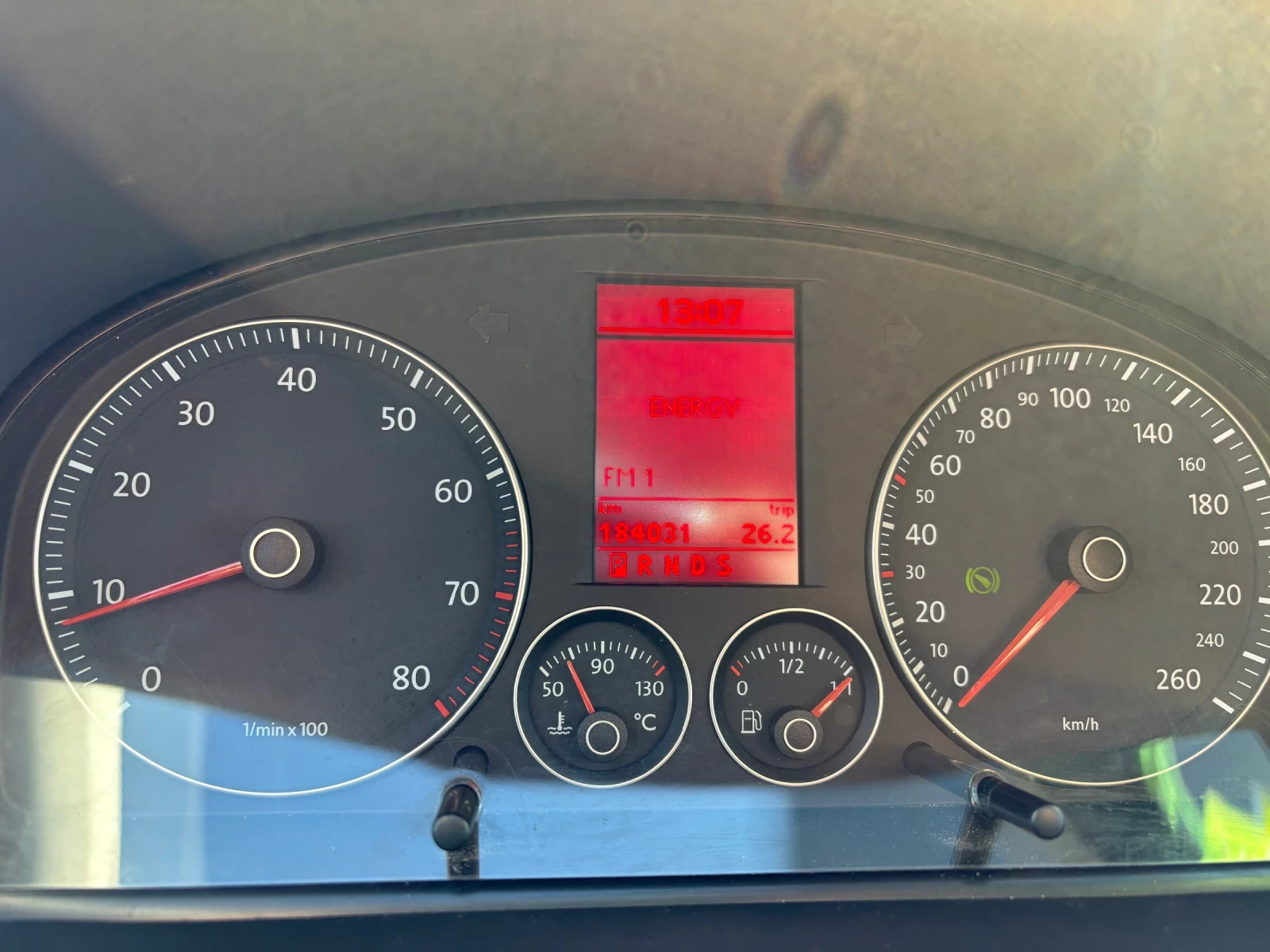 VW Touran, снимка 14 - Автомобили и джипове - 54905423