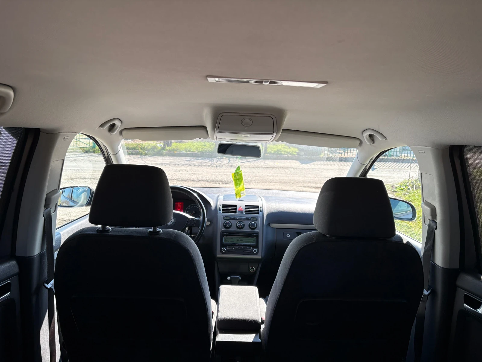 VW Touran, снимка 10 - Автомобили и джипове - 54905423