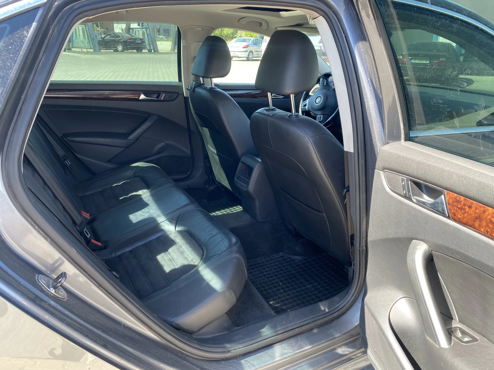 VW Passat, снимка 12 - Автомобили и джипове - 56252757