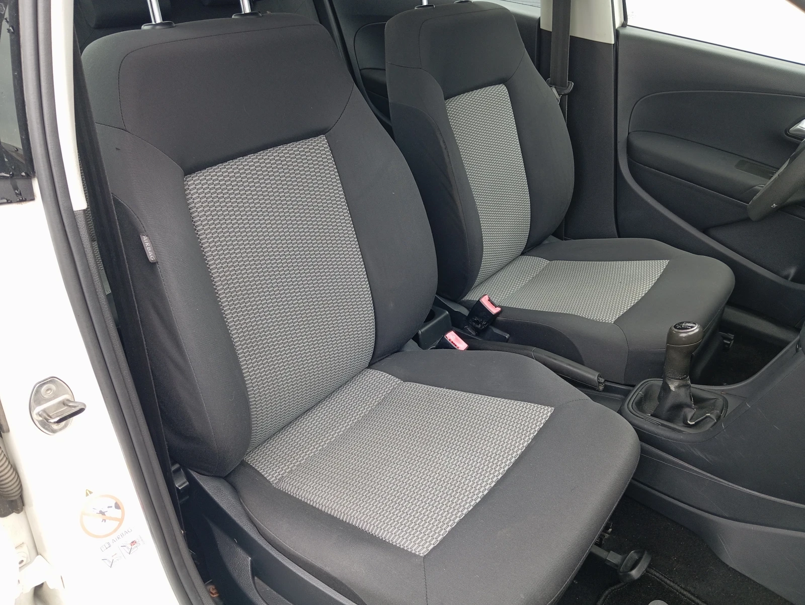 VW Polo 1.2i ЛИЗИНГ , снимка 9 - Автомобили и джипове - 55036795