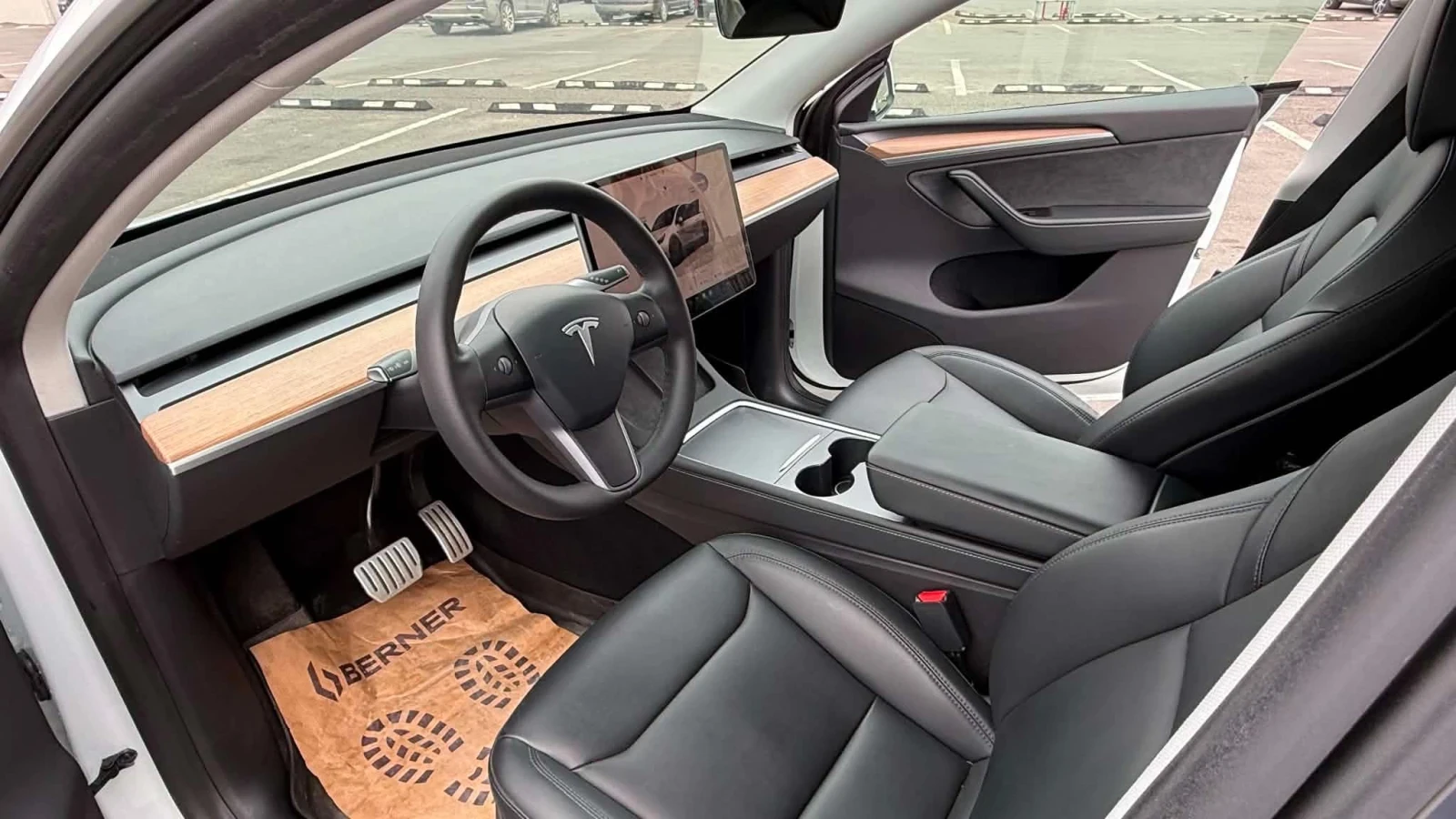 Tesla Model Y Performance , снимка 8 - Автомобили и джипове - 55433156