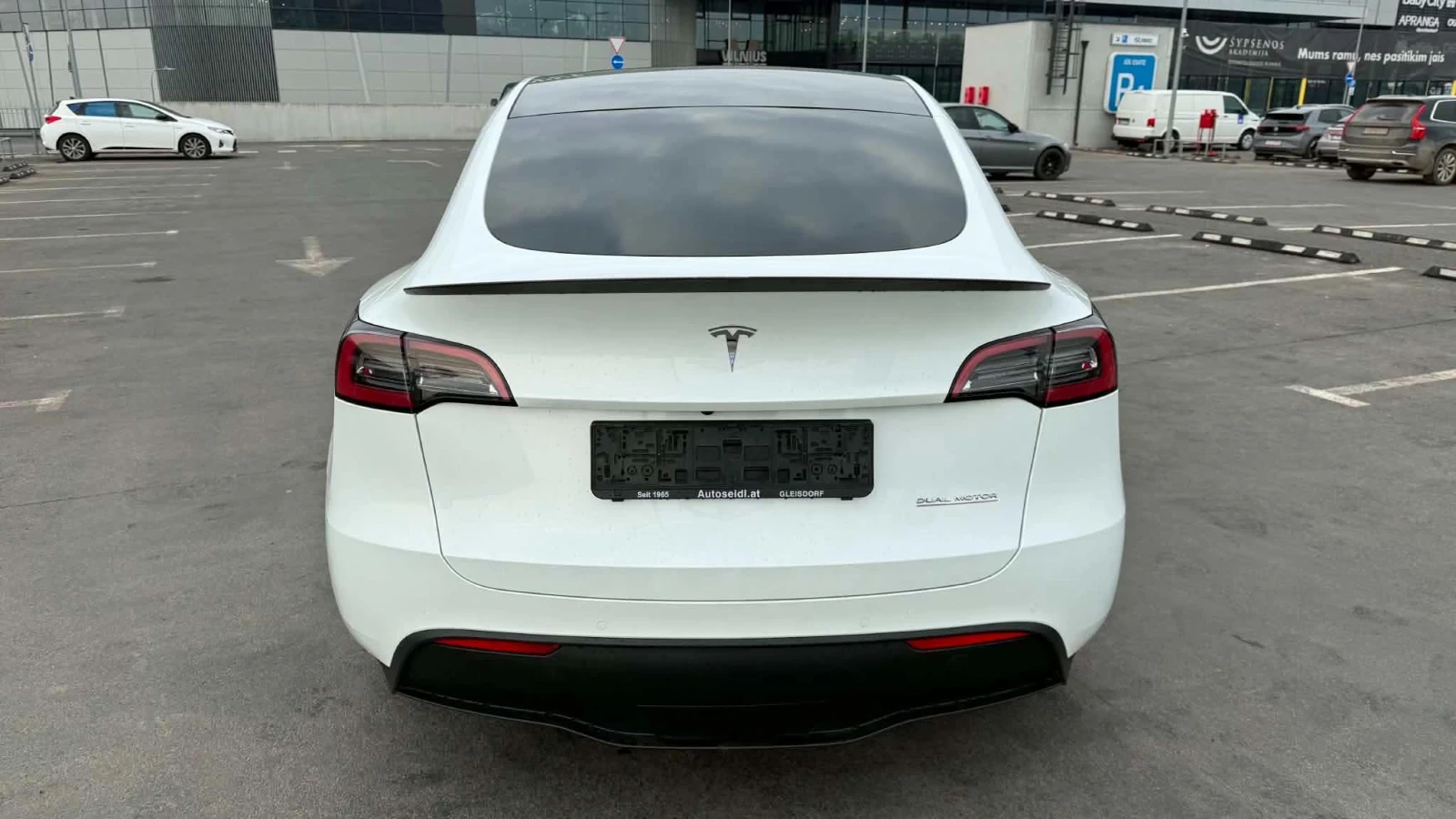Tesla Model Y Performance , снимка 3 - Автомобили и джипове - 55433156