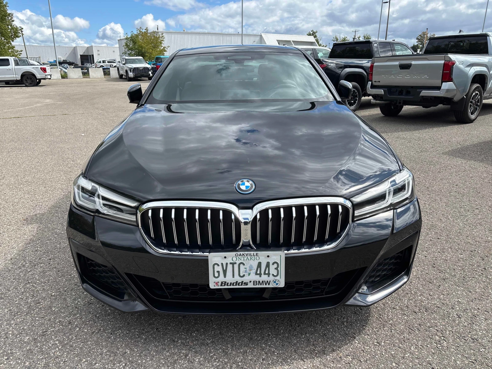 BMW 530E xDrive M-sport* DISTRONIC* HUD* H/K* , снимка 6 - Автомобили и джипове - 56075927