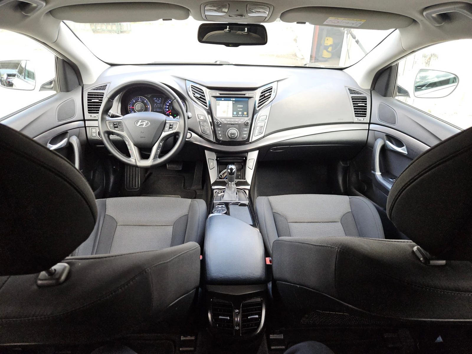 Hyundai I40 1.7CRDI/156000km/7ск/LED/КСЕНОН/NAVI/БЛУТУТ/EURO 6, снимка 10 - Автомобили и джипове - 56196530