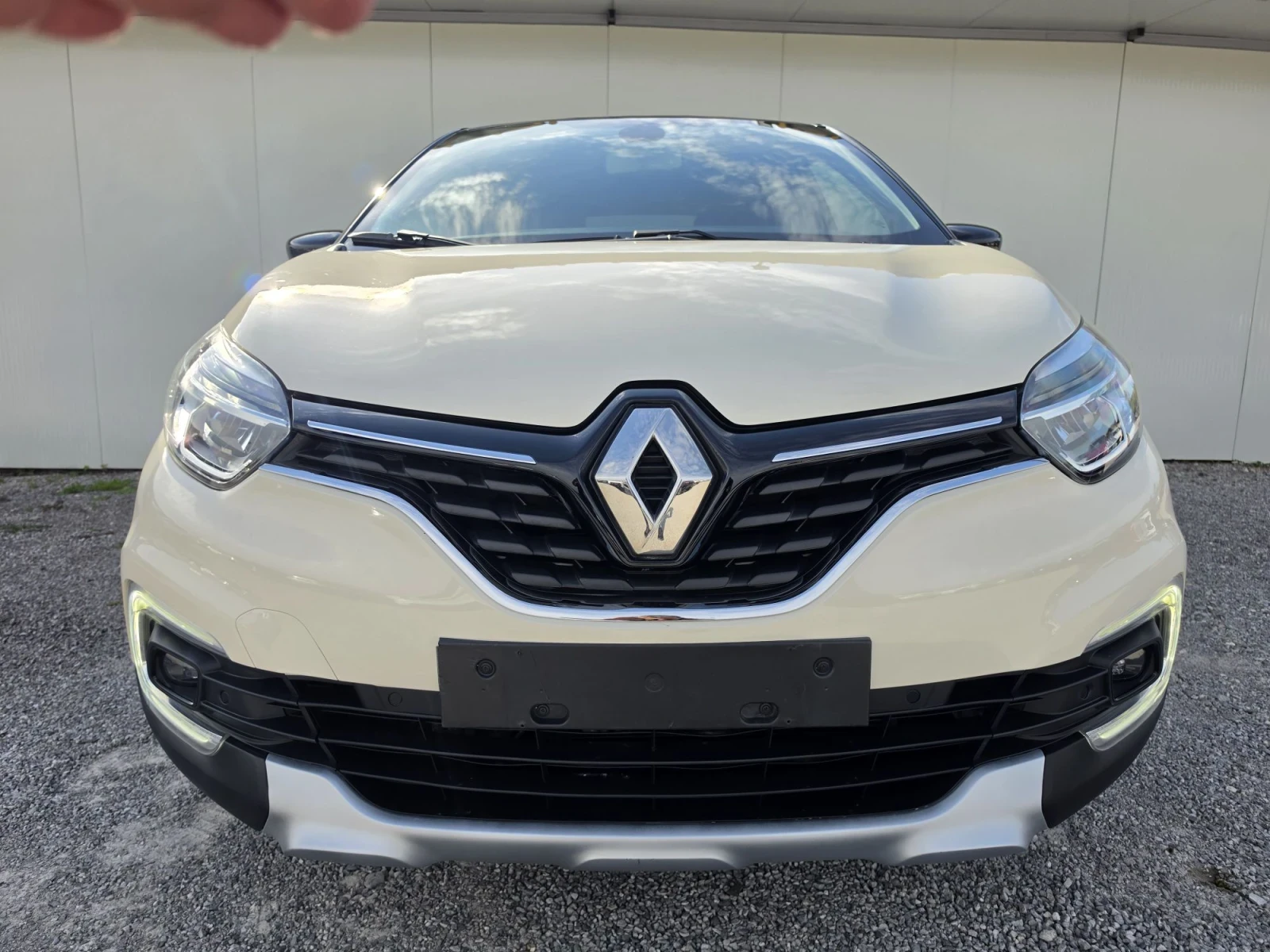 Renault Captur 1.5DCi Full , снимка 4 - Автомобили и джипове - 56220995