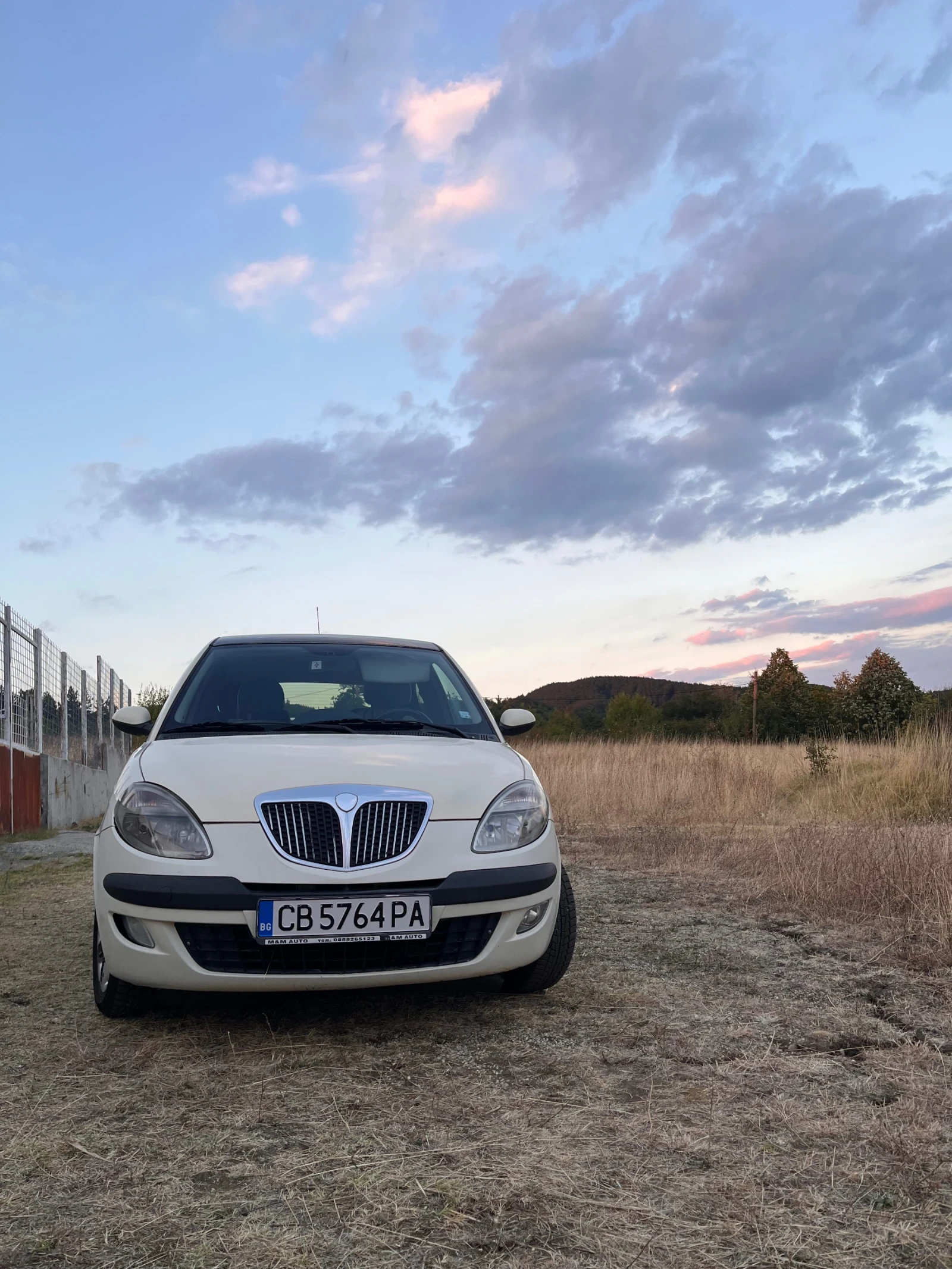 Lancia Ypsilon, снимка 3 - Автомобили и джипове - 56248701