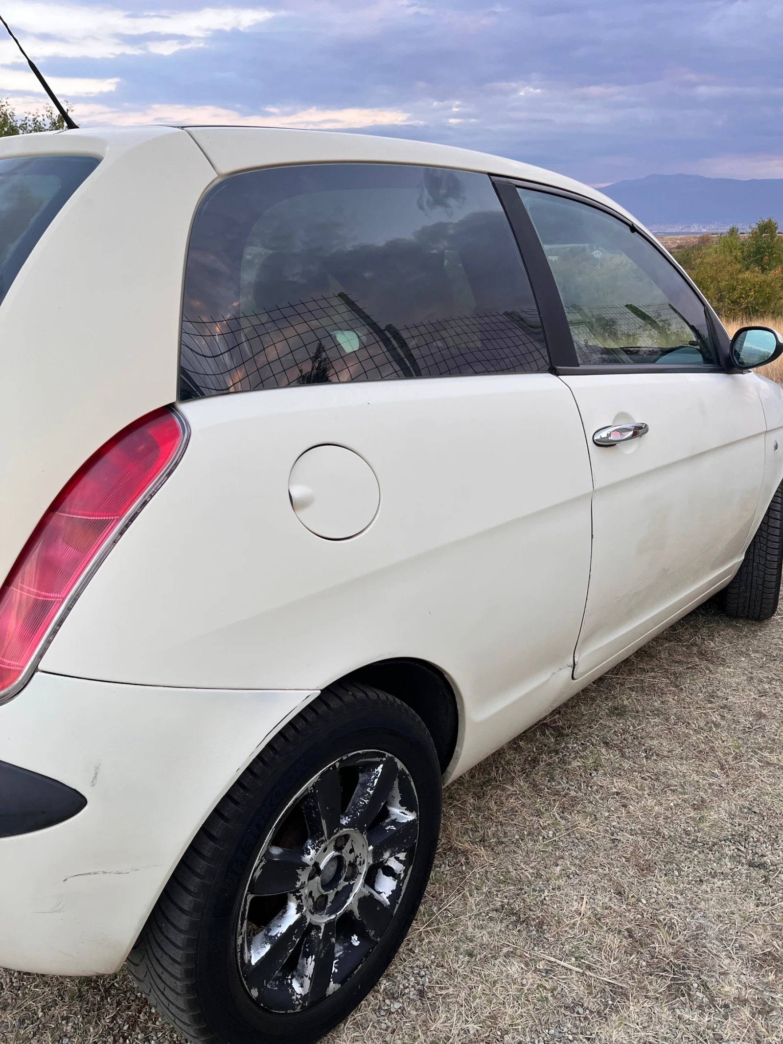 Lancia Ypsilon, снимка 5 - Автомобили и джипове - 56248701
