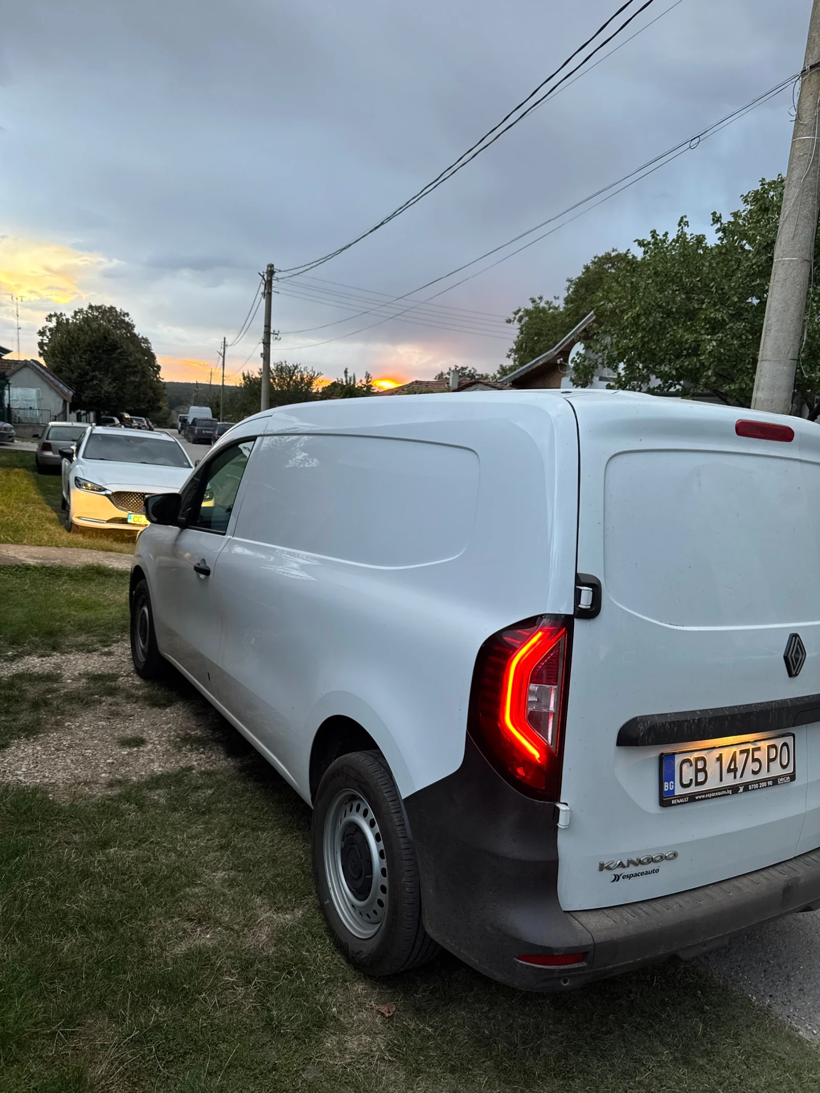 Renault Kangoo 1.3 130, снимка 6 - Автомобили и джипове - 56364547