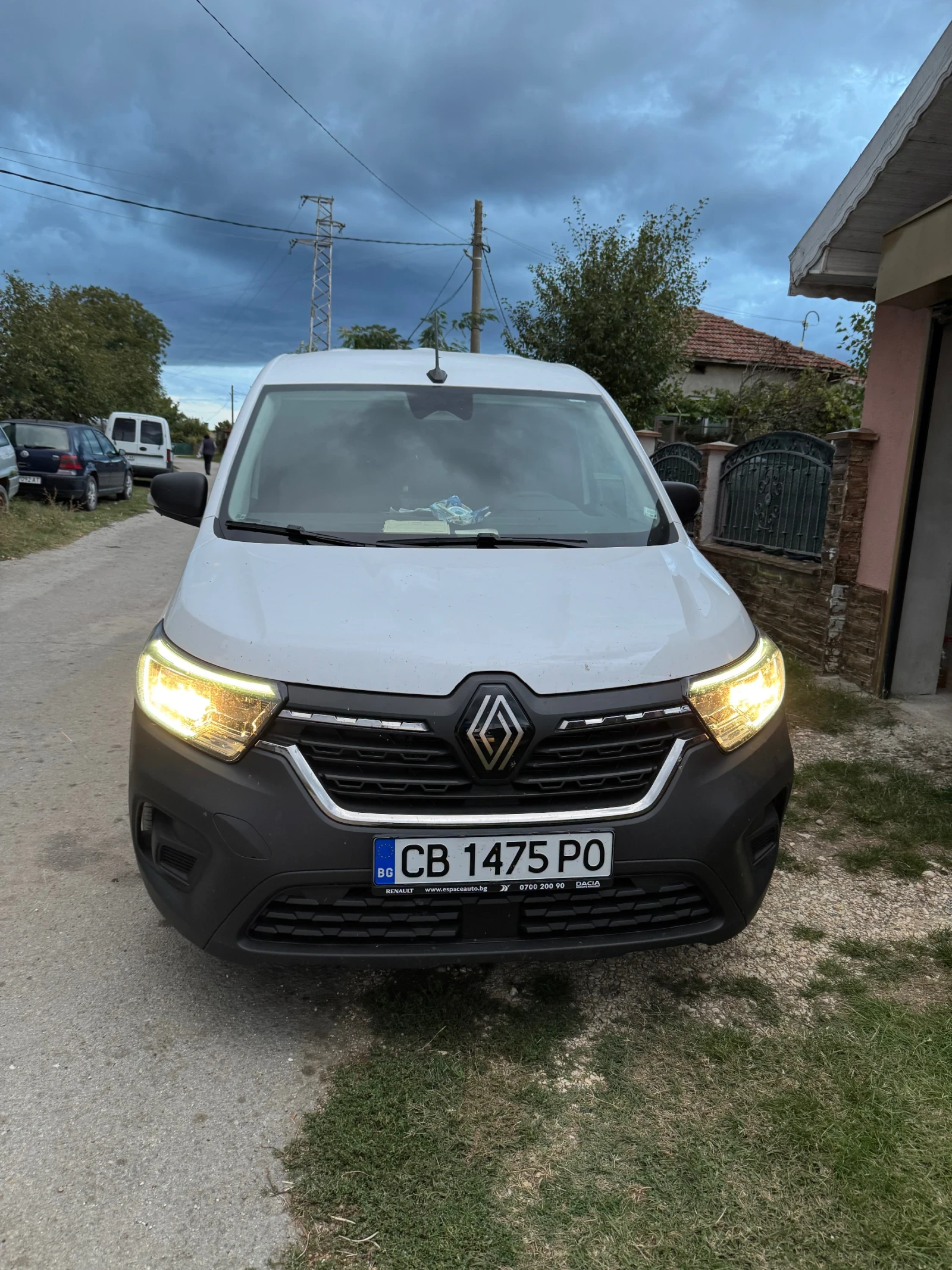 Renault Kangoo 1.3 130, снимка 2 - Автомобили и джипове - 56364547