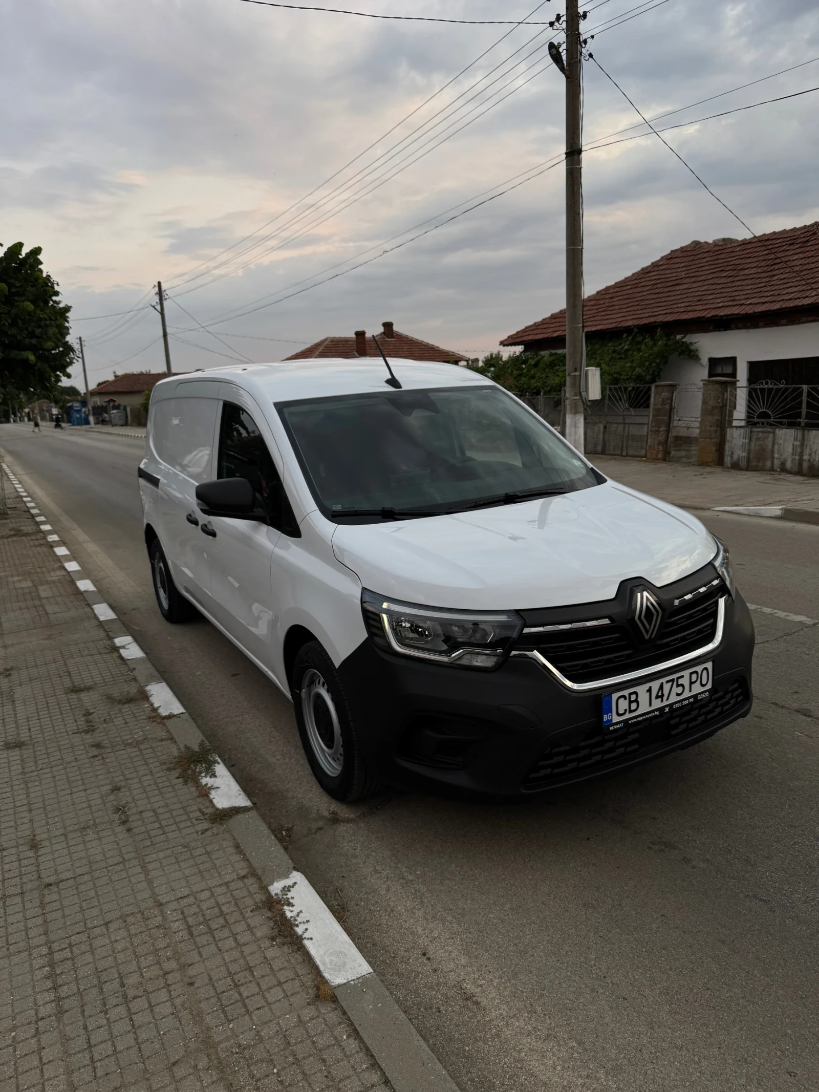Renault Kangoo 1.3 130, снимка 13 - Автомобили и джипове - 56364547