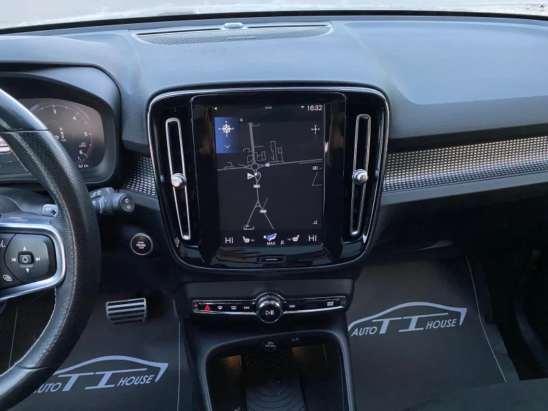 Volvo XC40 R-Design* 190кс.* 4х4* FULL* , снимка 12 - Автомобили и джипове - 52562245