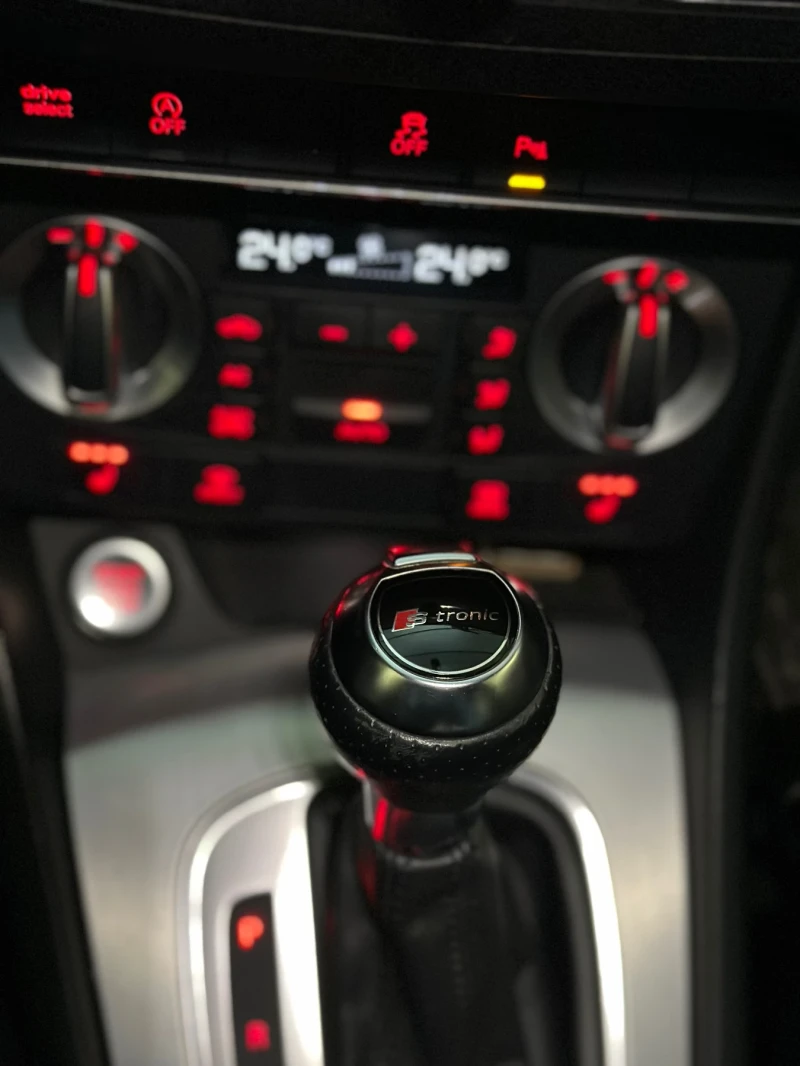 Audi Q3 2.0TDI/177кс/Sline/S-tronic/4x4/подгрев/парктроник, снимка 13 - Автомобили и джипове - 52742491