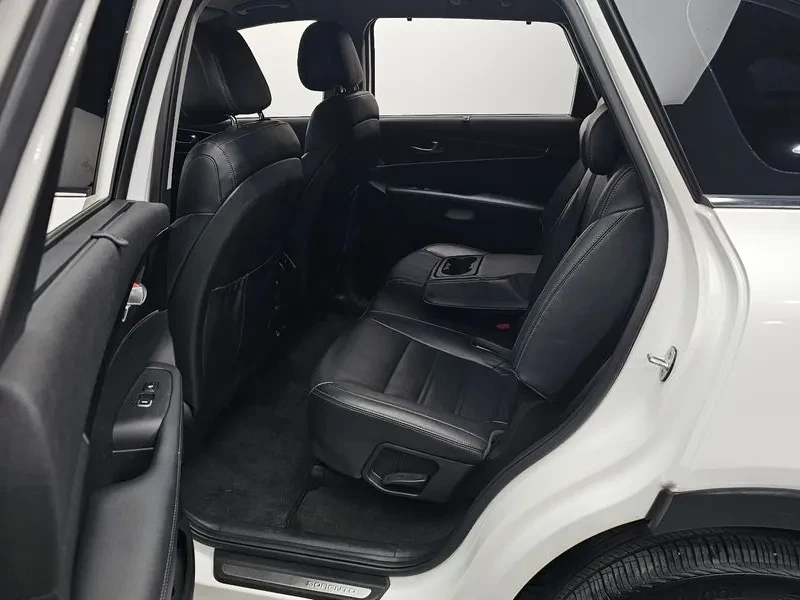 Kia Sorento 2.2 CRDI 4WD, снимка 11 - Автомобили и джипове - 54265426