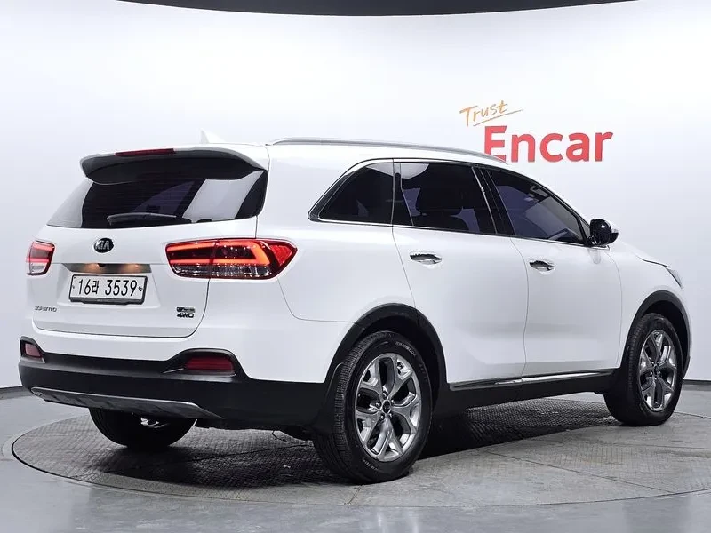 Kia Sorento 2.2 CRDI 4WD, снимка 2 - Автомобили и джипове - 54265426