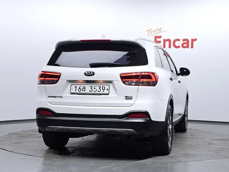 Kia Sorento 2.2 CRDI 4WD, снимка 4 - Автомобили и джипове - 54265426