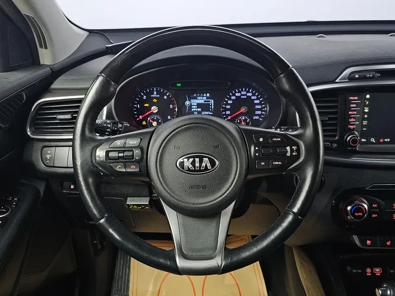 Kia Sorento 2.2 CRDI 4WD, снимка 14 - Автомобили и джипове - 54265426