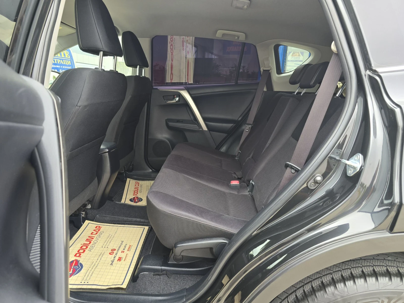 Toyota Rav4 2.0D4D/6СКОРОСТИ/НАВИГАЦИЯ/КАМЕРА - изображение 9
