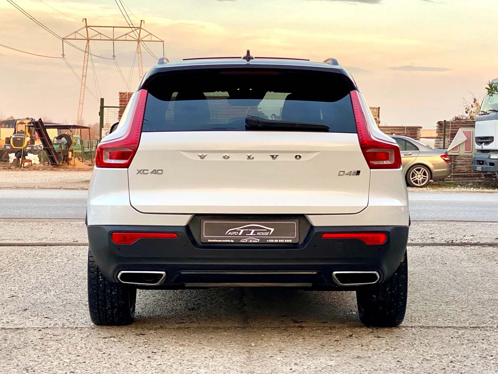 Volvo XC40 R-Design* 190кс.* 4х4* FULL*  - изображение 3