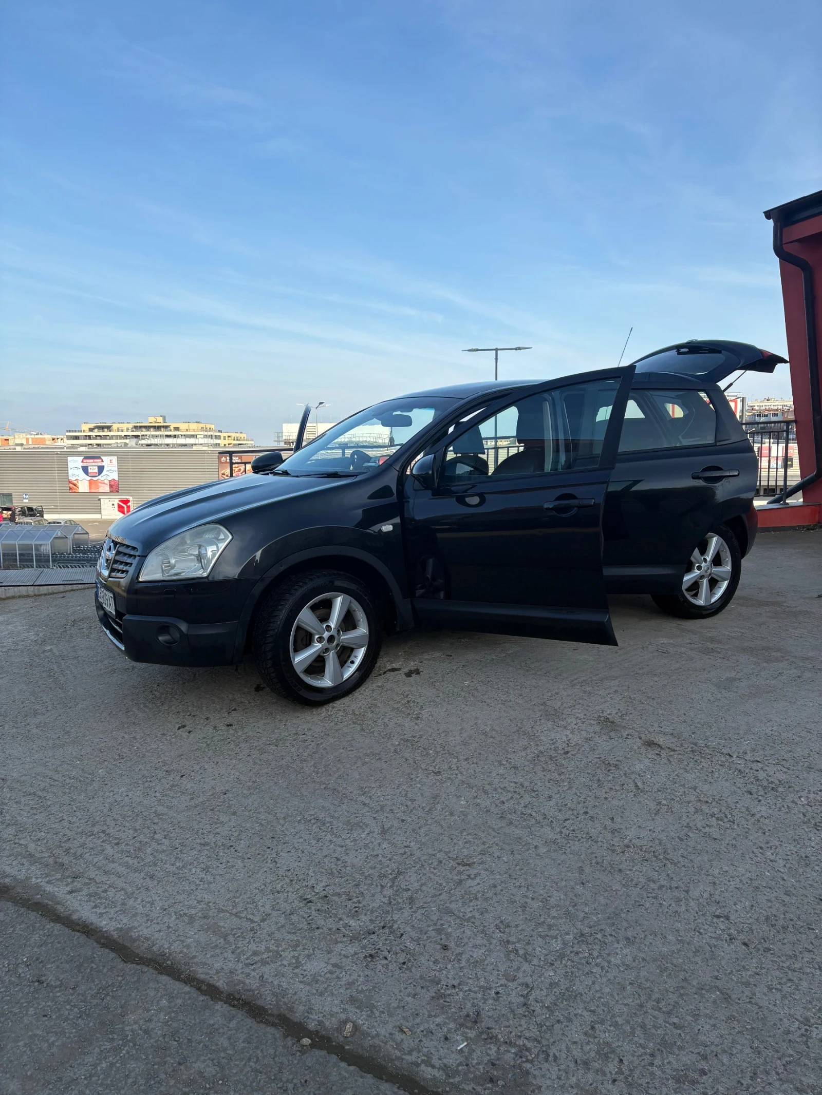 Nissan Qashqai, снимка 4 - Автомобили и джипове - 53978661