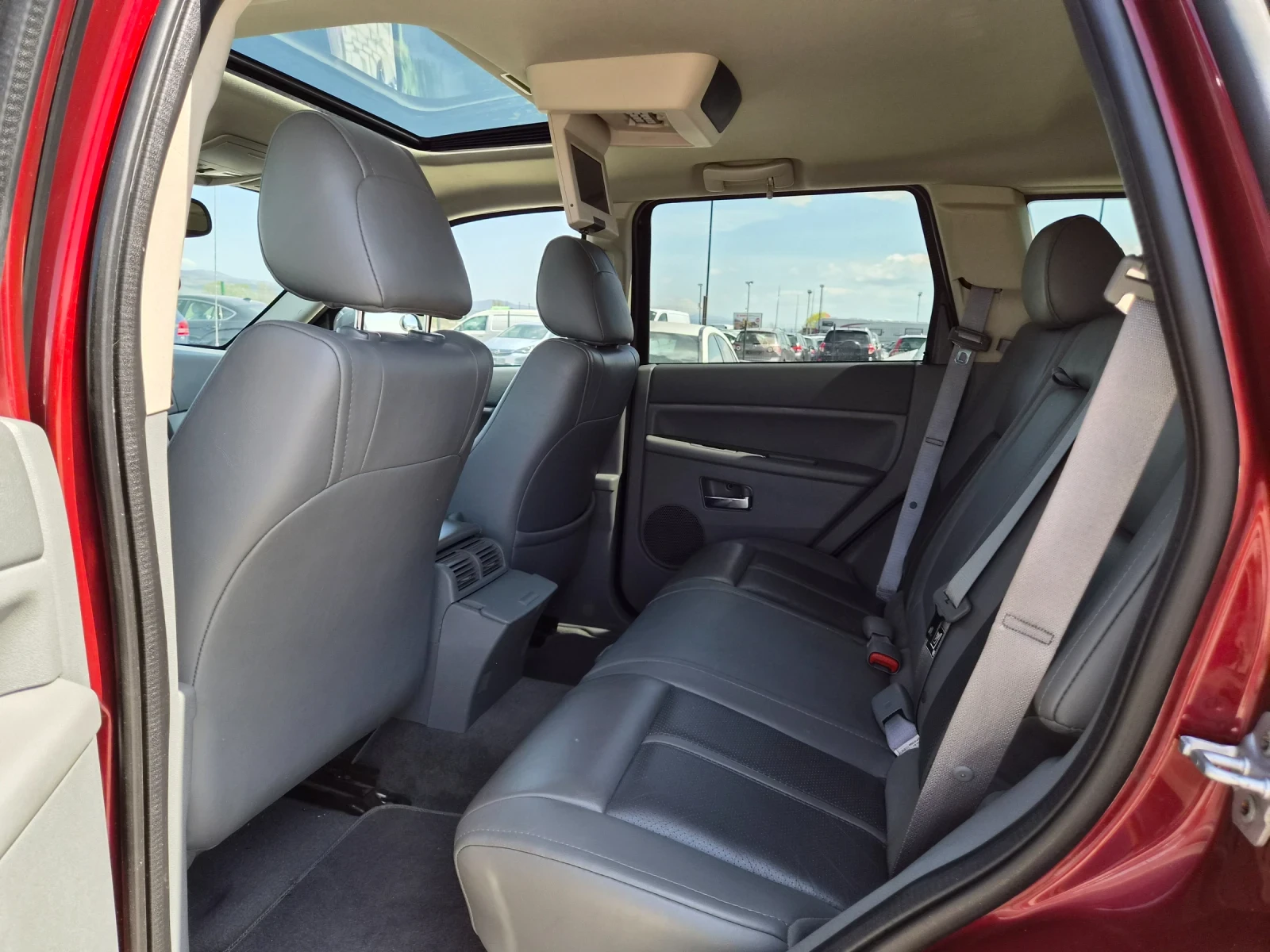 Jeep Grand cherokee 3.0D 218кс 145000 км. УНИКАТ, снимка 16 - Автомобили и джипове - 54229372