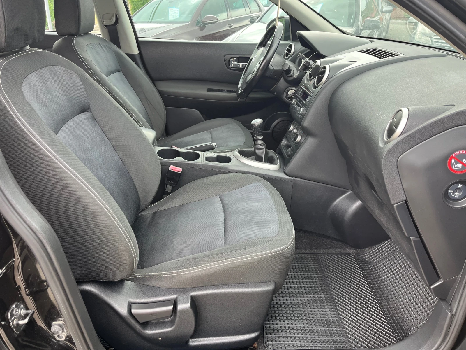 Nissan Qashqai 2.0DCI Facelift, снимка 12 - Автомобили и джипове - 54391605