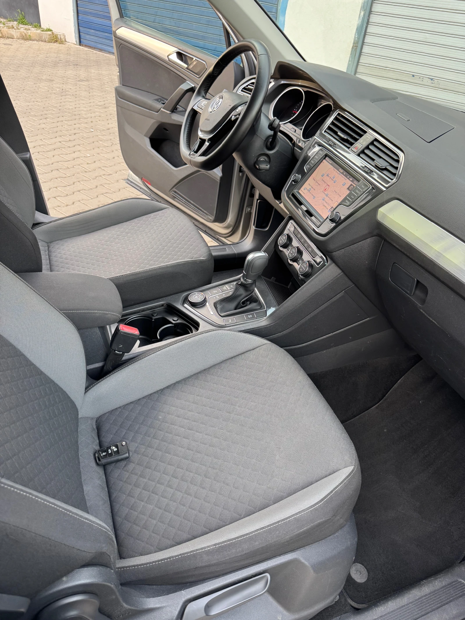 VW Tiguan 2.0TDI 4-MOTION  , снимка 14 - Автомобили и джипове - 54869817