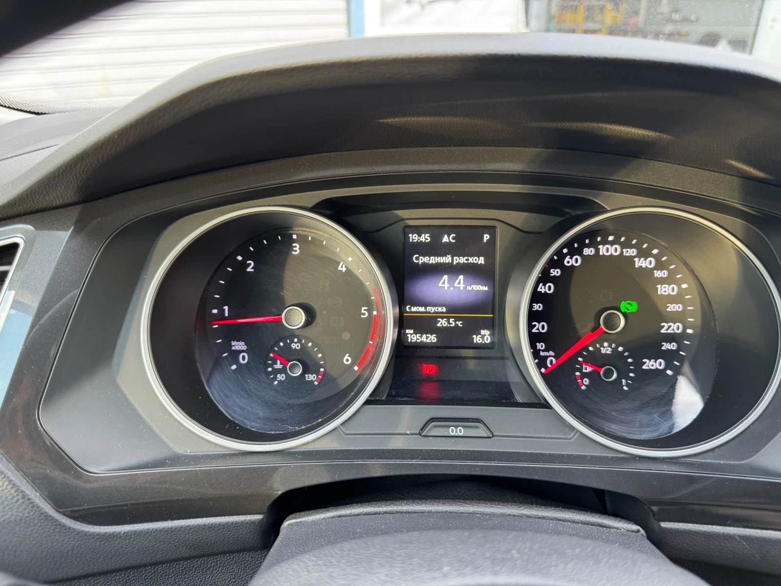 VW Tiguan 2.0TDI 4-MOTION  , снимка 9 - Автомобили и джипове - 54869817