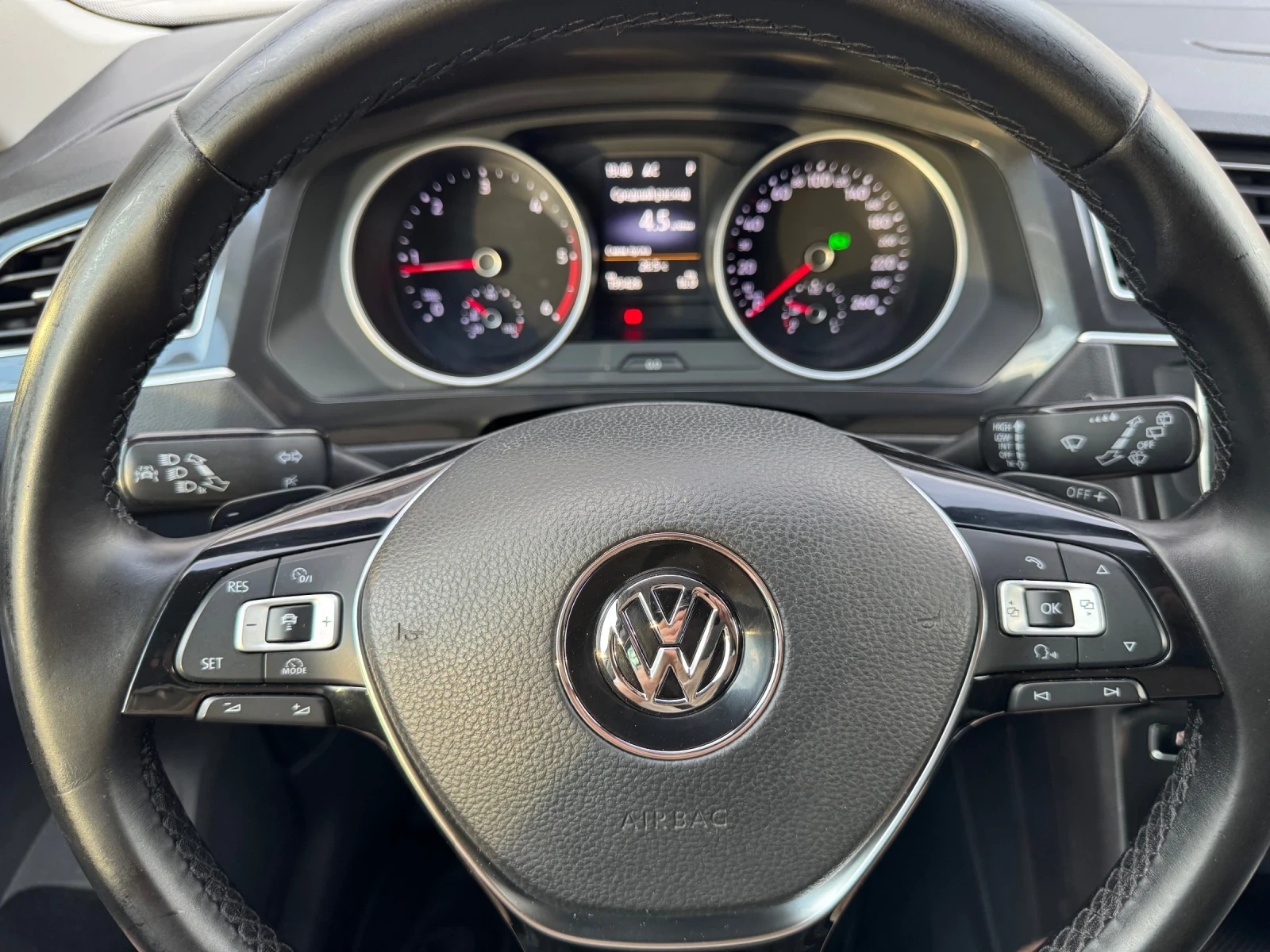 VW Tiguan 2.0TDI 4-MOTION  , снимка 10 - Автомобили и джипове - 54869817